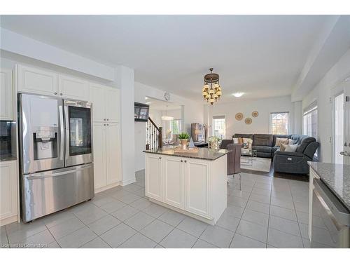 39 Agava Street Street, Peel, ON - Indoor Photo Showing Kitchen