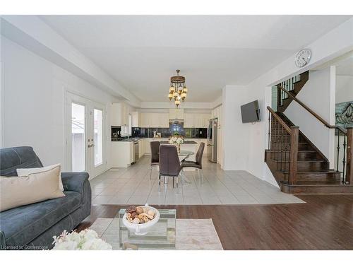 39 Agava Street Street, Peel, ON - Indoor Photo Showing Living Room