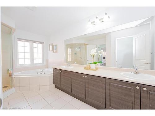 39 Agava Street Street, Peel, ON - Indoor Photo Showing Bathroom