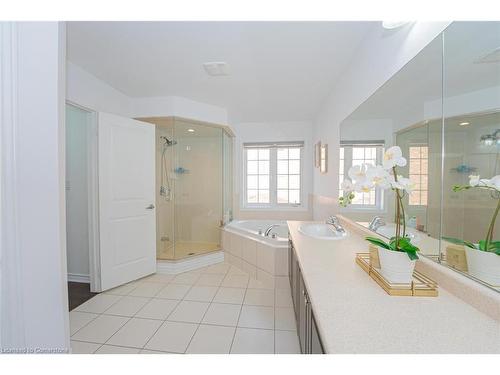 39 Agava Street Street, Peel, ON - Indoor Photo Showing Bathroom