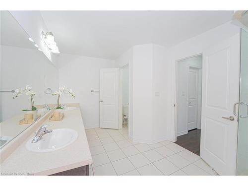 39 Agava Street Street, Peel, ON - Indoor Photo Showing Bathroom