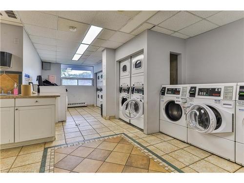 1603-150 Charlton Avenue E, Hamilton, ON - Indoor Photo Showing Laundry Room