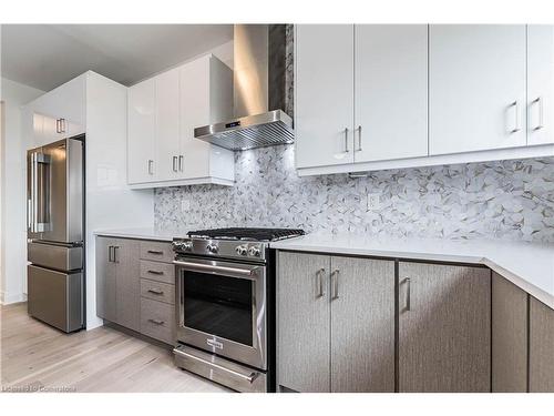 150 Forestwalk St Forestwalk St Street, Kitchener, ON - Indoor Photo Showing Kitchen With Upgraded Kitchen