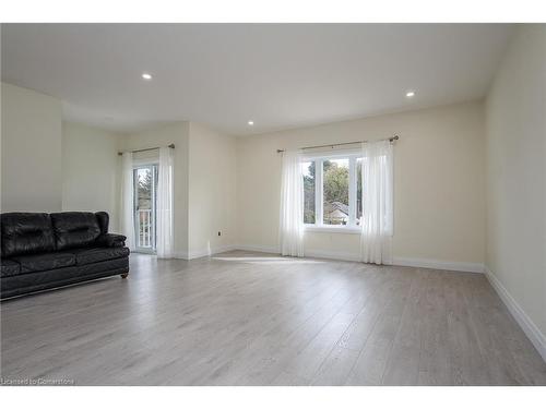 108 Fifth Avenue, Kitchener, ON - Indoor Photo Showing Living Room