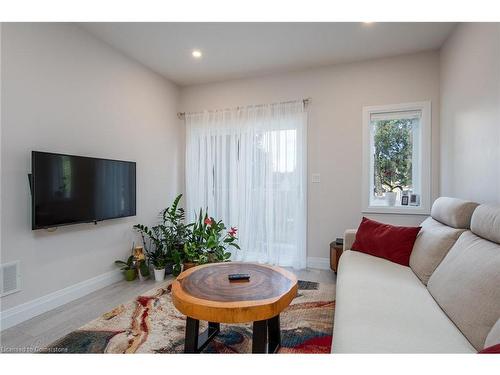 108 Fifth Avenue, Kitchener, ON - Indoor Photo Showing Living Room