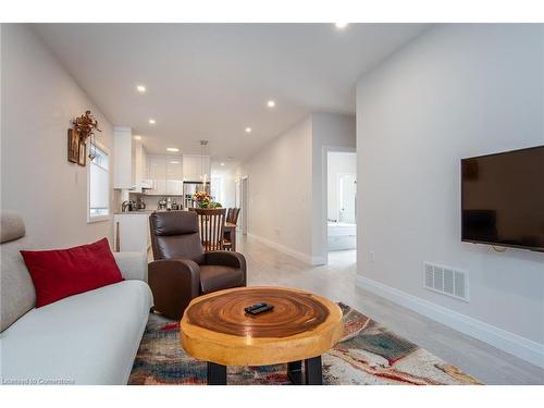 108 Fifth Avenue, Kitchener, ON - Indoor Photo Showing Living Room