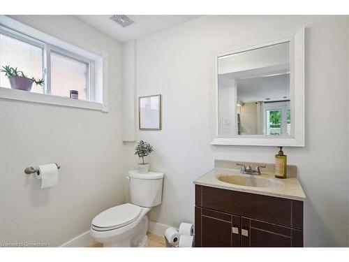 70 Country Club Drive, Hamilton, ON - Indoor Photo Showing Bathroom