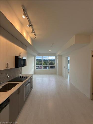 619-415 Main St Street W, Hamilton, ON - Indoor Photo Showing Kitchen