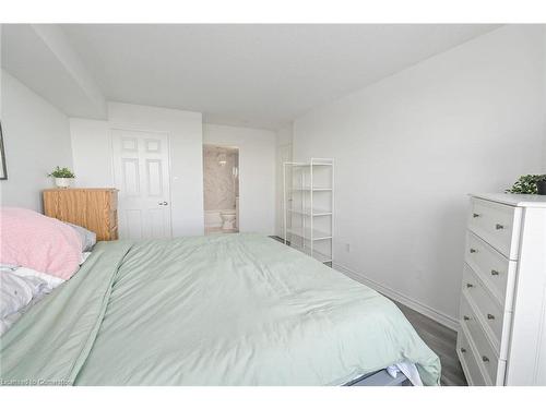 1403-30 Malta Avenue, Brampton, ON - Indoor Photo Showing Bedroom