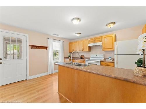 19 Badenoch Street Street, Morriston, ON - Indoor Photo Showing Kitchen With Double Sink