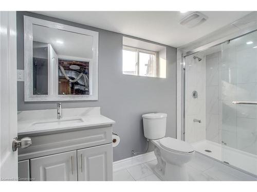 15 Grencer Road, Bradford, ON - Indoor Photo Showing Bathroom