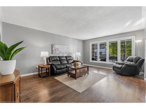 605 Alder Street W, Dunnville, ON - Indoor Photo Showing Living Room