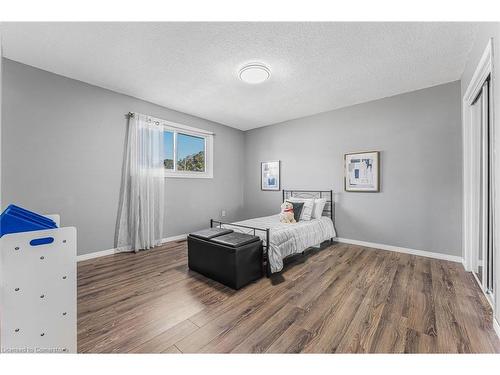 605 Alder Street W, Dunnville, ON - Indoor Photo Showing Bedroom