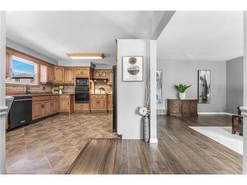 605 Alder Street W, Dunnville, ON - Indoor Photo Showing Kitchen