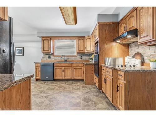 605 Alder Street W, Dunnville, ON - Indoor Photo Showing Kitchen