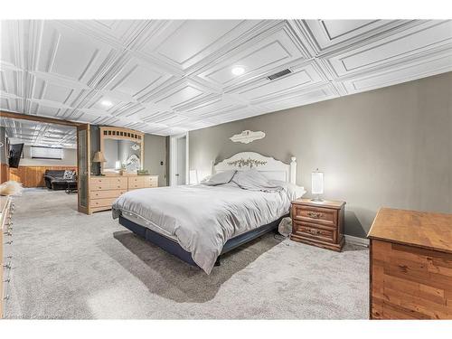 605 Alder Street W, Dunnville, ON - Indoor Photo Showing Bedroom