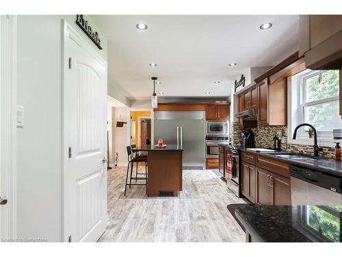 351323 17Th Line, East Garafraxa, ON - Indoor Photo Showing Kitchen With Upgraded Kitchen