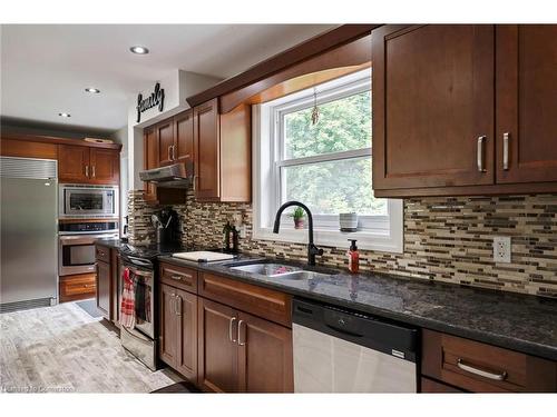 351323 17Th Line, East Garafraxa, ON - Indoor Photo Showing Kitchen With Double Sink