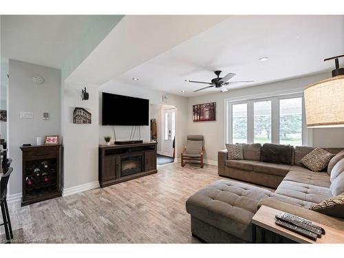 351323 17Th Line, East Garafraxa, ON - Indoor Photo Showing Living Room