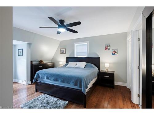 351323 17Th Line, East Garafraxa, ON - Indoor Photo Showing Bedroom