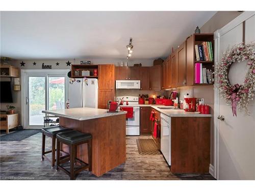 351323 17Th Line, East Garafraxa, ON - Indoor Photo Showing Kitchen With Double Sink