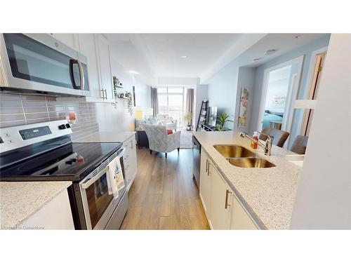 1307-550 North Service Road, Grimsby, ON - Indoor Photo Showing Kitchen With Double Sink With Upgraded Kitchen