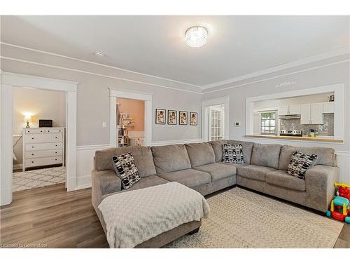 67 Eagle Avenue, Brantford, ON - Indoor Photo Showing Living Room