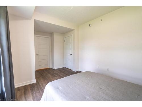 Ll14-25 Kay Cres Crescent, Guelph, ON - Indoor Photo Showing Bedroom