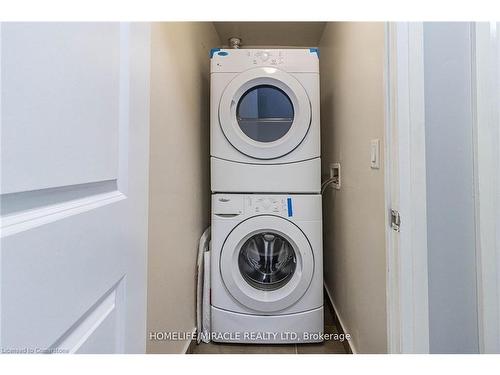 1008-1185 The Queensway, Toronto, ON - Indoor Photo Showing Laundry Room