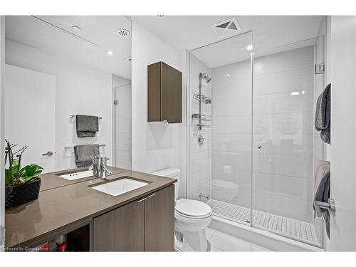 207-5025 Harvard Road, Mississauga, ON - Indoor Photo Showing Bathroom