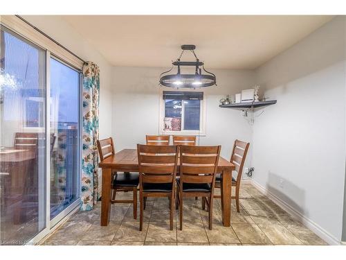 830 Stonegate Drive, Woodstock, ON - Indoor Photo Showing Dining Room