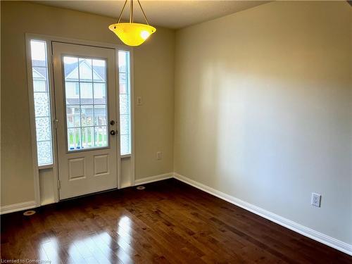 800 Shortreed Crescent, Milton, ON - Indoor Photo Showing Other Room