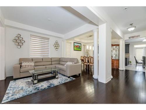 170 Pannahill Drive, Peel, ON - Indoor Photo Showing Living Room