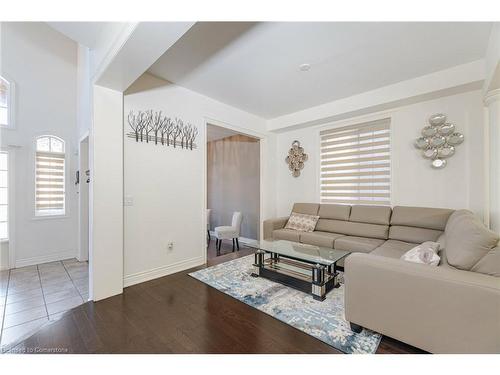 170 Pannahill Drive, Peel, ON - Indoor Photo Showing Living Room