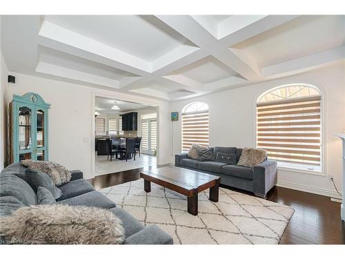 170 Pannahill Drive, Peel, ON - Indoor Photo Showing Living Room