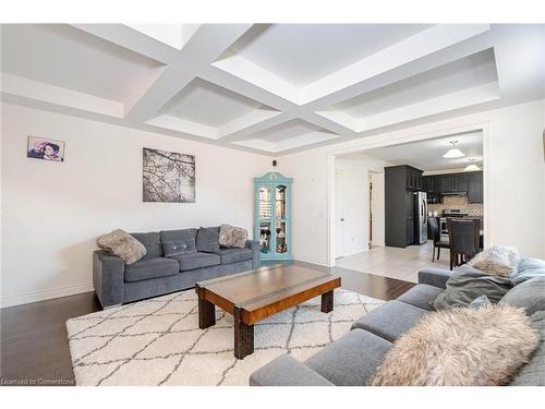 170 Pannahill Drive, Peel, ON - Indoor Photo Showing Living Room