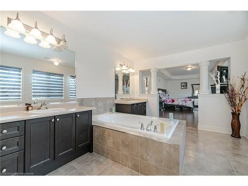 170 Pannahill Drive, Peel, ON - Indoor Photo Showing Bathroom