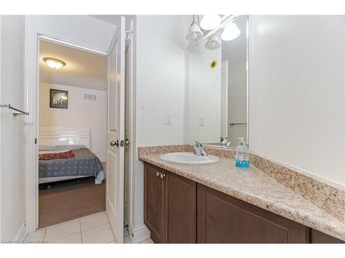 170 Pannahill Drive, Peel, ON - Indoor Photo Showing Bathroom