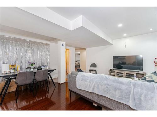 170 Pannahill Drive, Peel, ON - Indoor Photo Showing Living Room