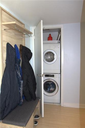 707-75 Queens Wharf Road, Toronto, ON - Indoor Photo Showing Laundry Room