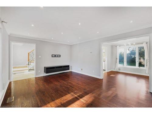 14610 Woodbine Avenue, Stouffville, ON - Indoor Photo Showing Living Room