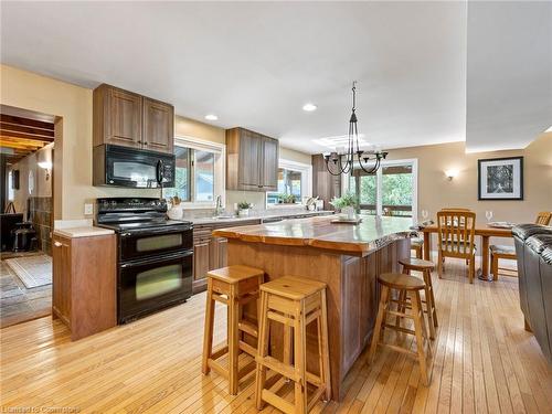 8 Scott Crescent, Hillsburgh, ON - Indoor Photo Showing Kitchen