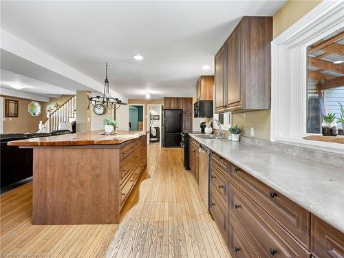 8 Scott Crescent, Hillsburgh, ON - Indoor Photo Showing Kitchen