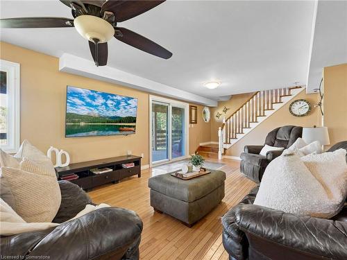 8 Scott Crescent, Hillsburgh, ON - Indoor Photo Showing Living Room