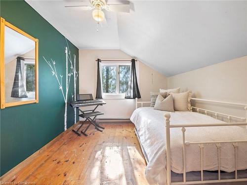 8 Scott Crescent, Hillsburgh, ON - Indoor Photo Showing Bedroom