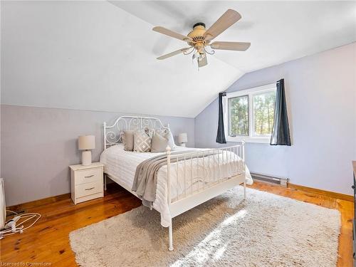 8 Scott Crescent, Hillsburgh, ON - Indoor Photo Showing Bedroom