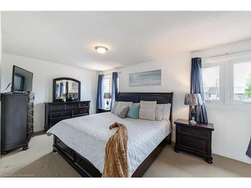 128 Fanshawe Drive, Brampton, ON - Indoor Photo Showing Bedroom