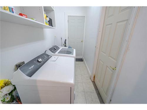 128 Fanshawe Drive, Brampton, ON - Indoor Photo Showing Laundry Room