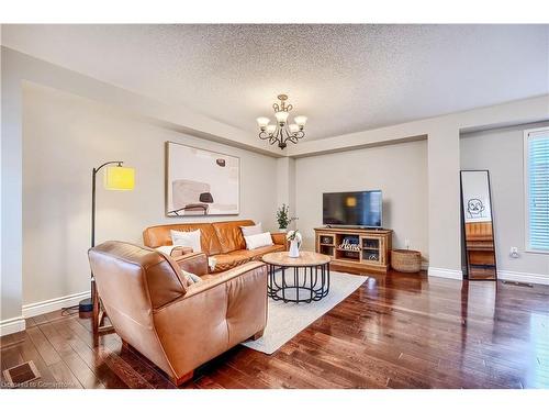 149 Eaton Street, Georgetown, ON - Indoor Photo Showing Living Room