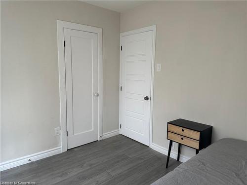 471 Highbury Avenue, London, ON - Indoor Photo Showing Bedroom